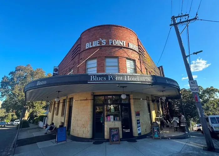 Blues Point Hotel