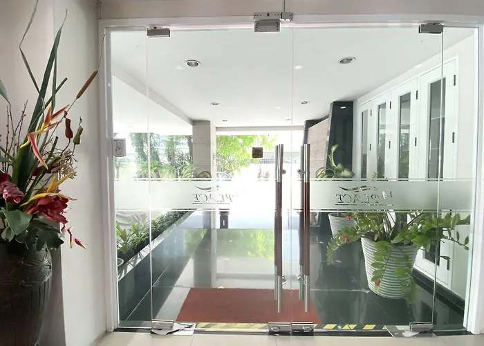 14 Place Sukhumvit Suites