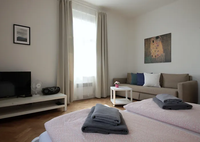 Angel City Aparthotel