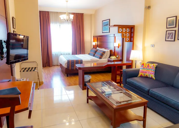 Comfort Hotel Suites