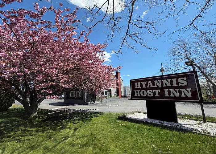 Hyannis Host Inn