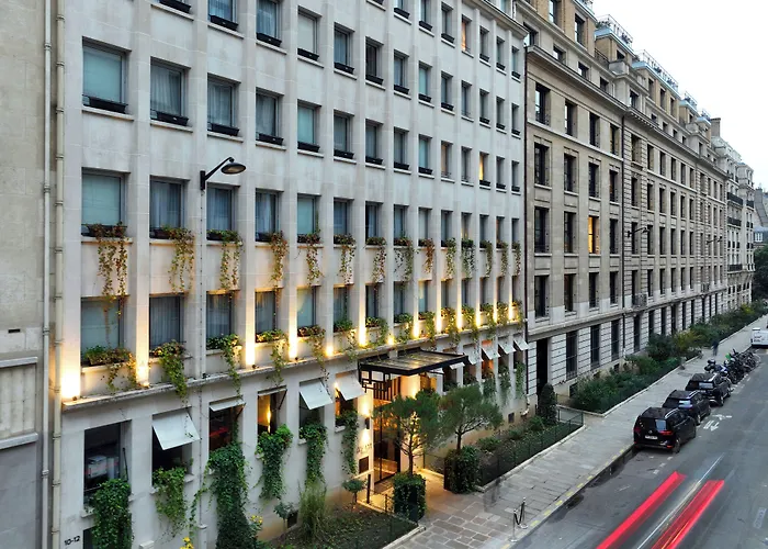  One Alma Paris