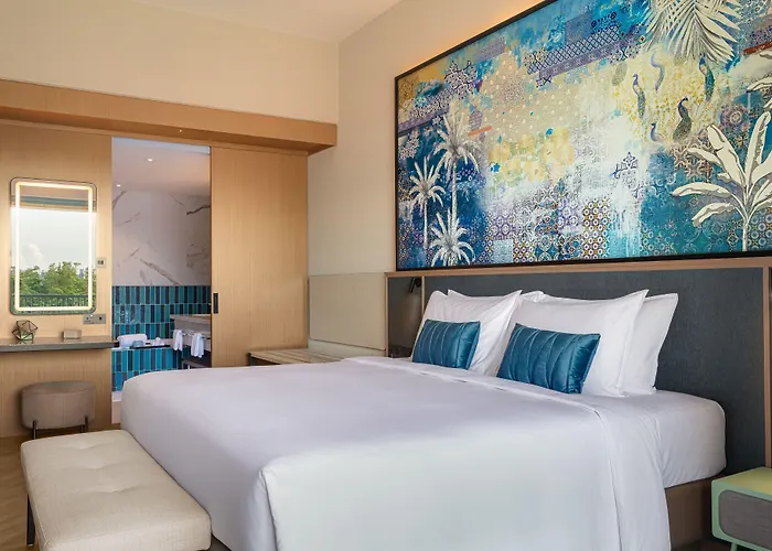 Resorts World Sentosa - Festive Hotel