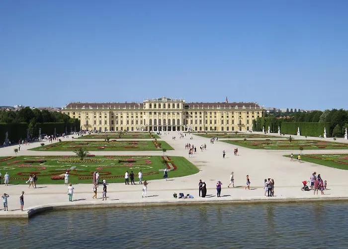 Viktoria Schönbrunn