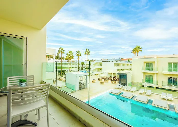 Melpo Antia Hotel&Suites