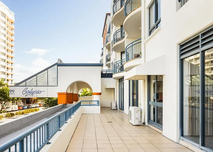 Oaks Calypso Plaza Suites