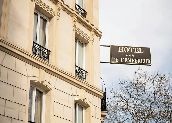 De L'Empereur By Malone
