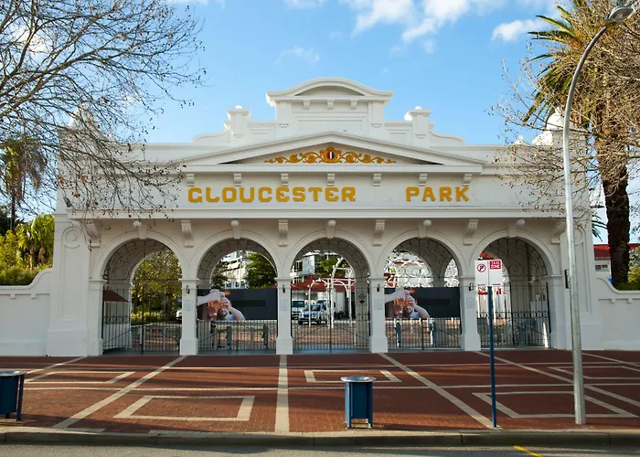 Golf hotels Metro Perth City