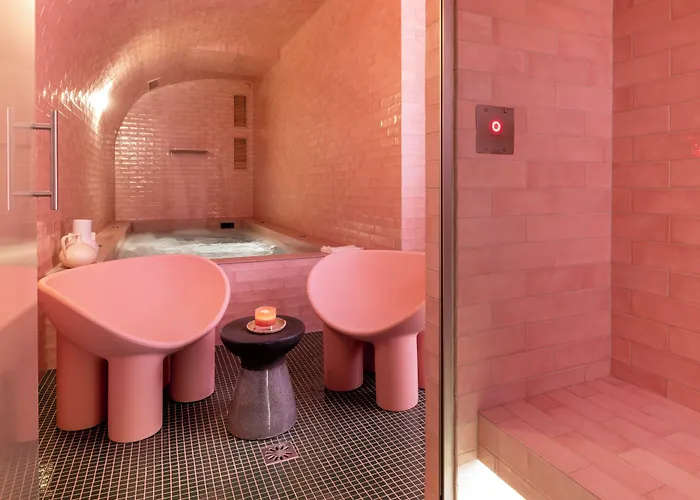 Le Petit Oberkampf Hotel & Spa