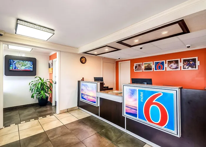 Cheap hotels Motel 6-Anniston, Al