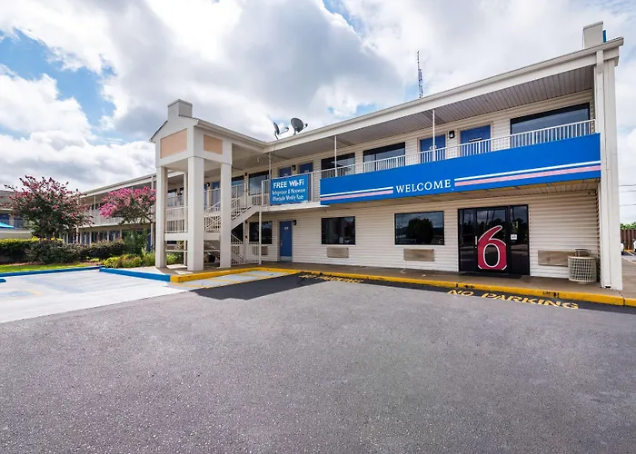 Cheap hotels Motel 6-Anniston, Al