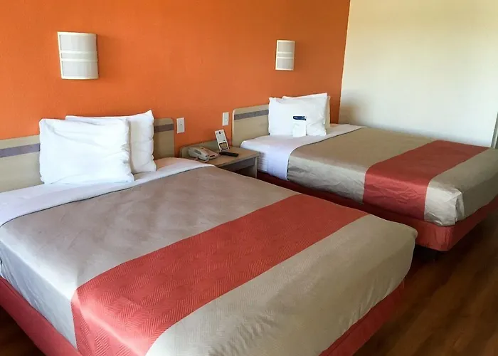 Cheap hotels Motel 6-Anniston, Al