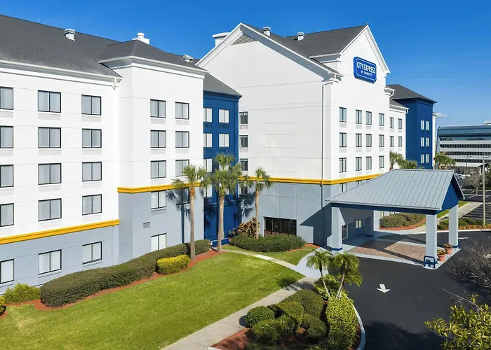 Comfort Inn & Suites Near Universal Resort-Convention Ctr