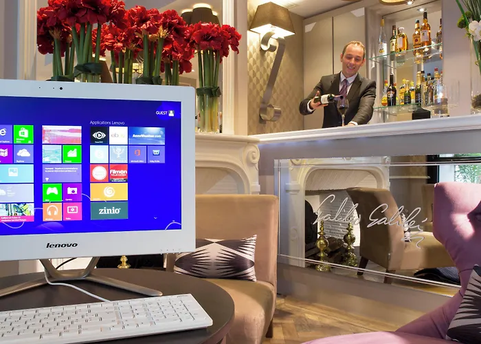 Hotel Galileo Champs Elysees