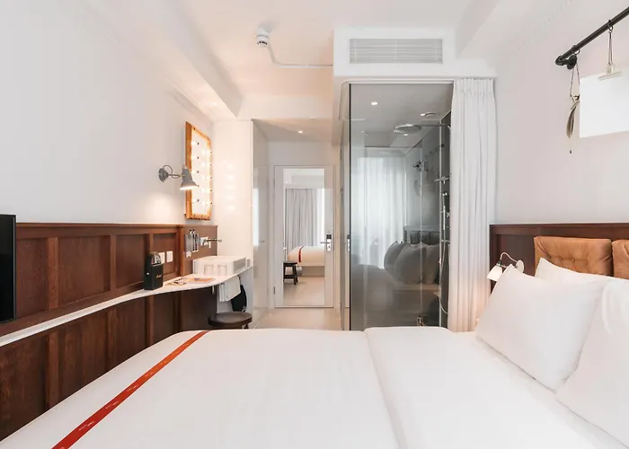 Ruby Stella Hotel London