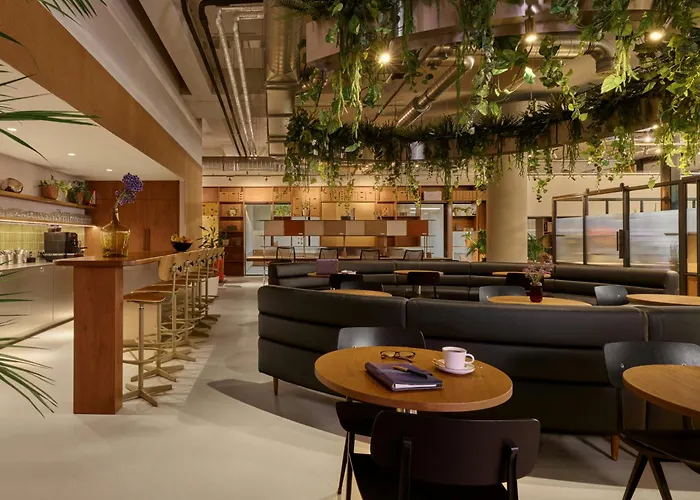 Social Hub City Extended Stay