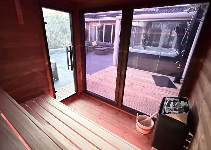 Modern And Luxury Vacation House, Private Jacuzzi