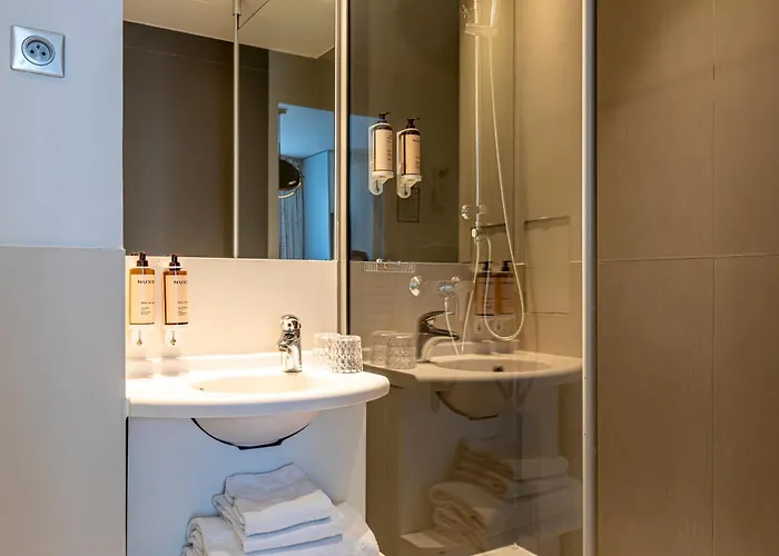 Hotels with a view Mercure Paris Opera Faubourg Montmartre