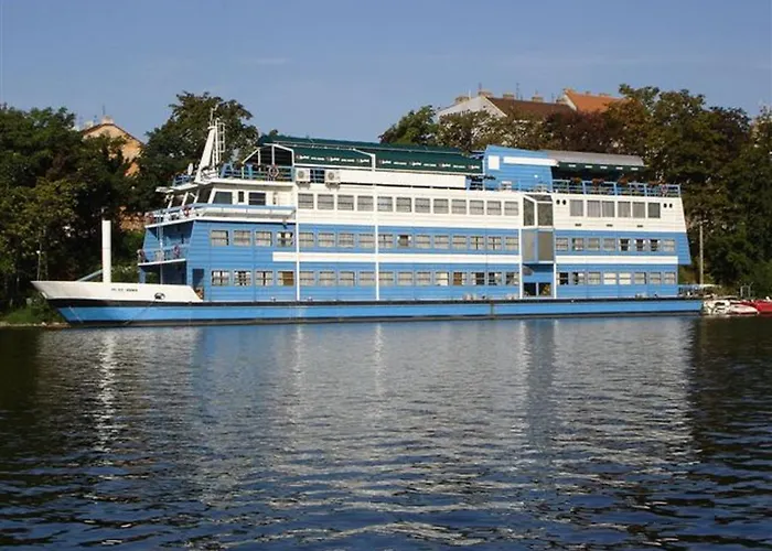 Hotel pres du College: Botel Vodnik