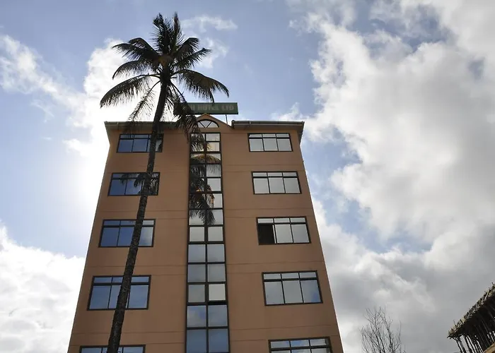 Cheap hotel: Rich Hotel