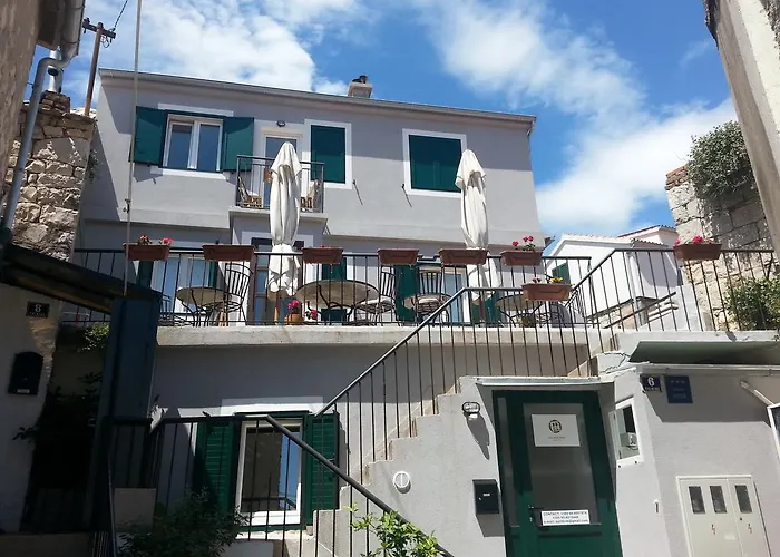 3-Sterne-Hotel: Golden B&B