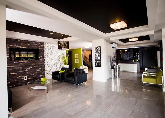 Hotels with pool V & Suites