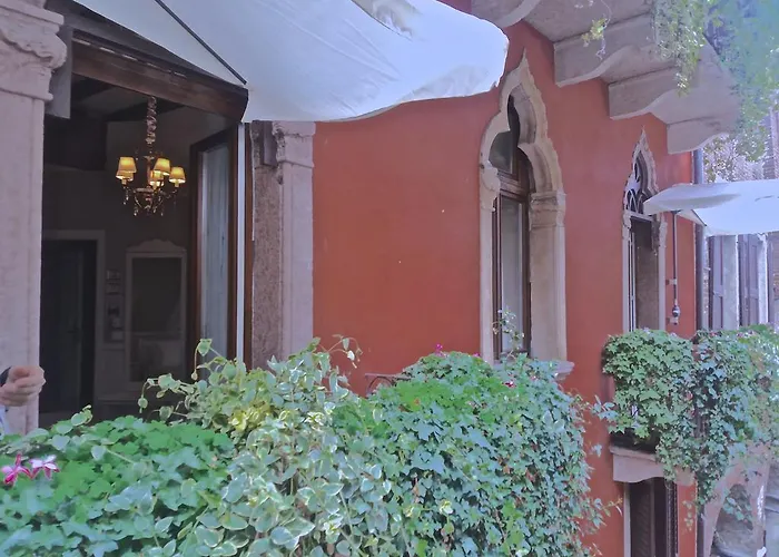  Vecchia Verona Rooms & Apartments