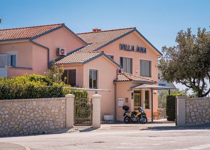  Villa Ana