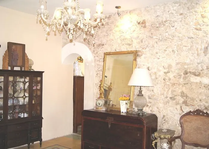 Casa De Piedra, Centro Histórico