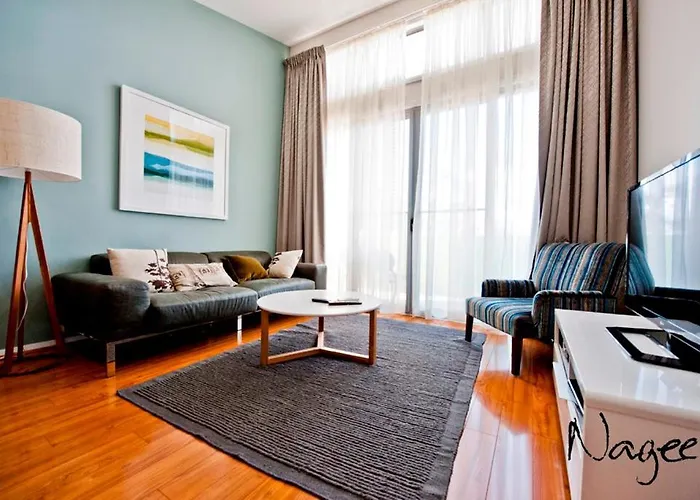 5 star hotel: Lj Hooker Manuka Prestige Accommodation