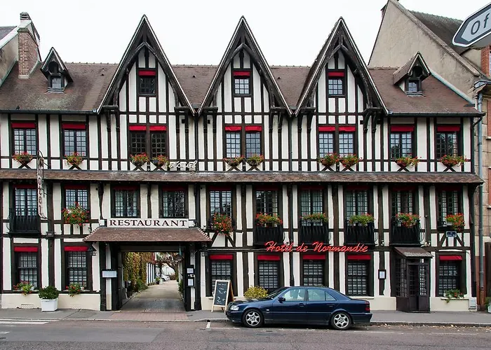 Pet Friendly hotel: Hotel De Normandie