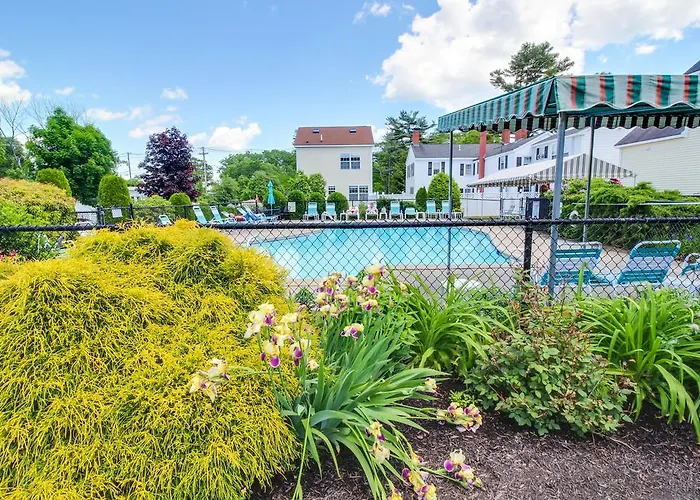 The Holiday House Condominiums