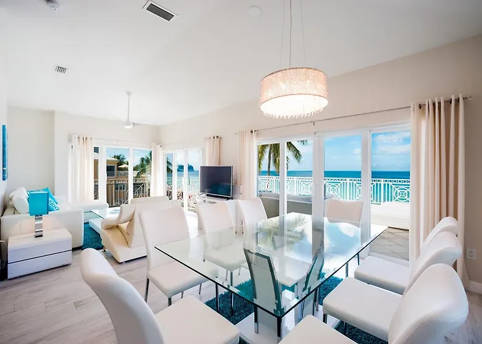 Hotel with view: Regal Beach Club