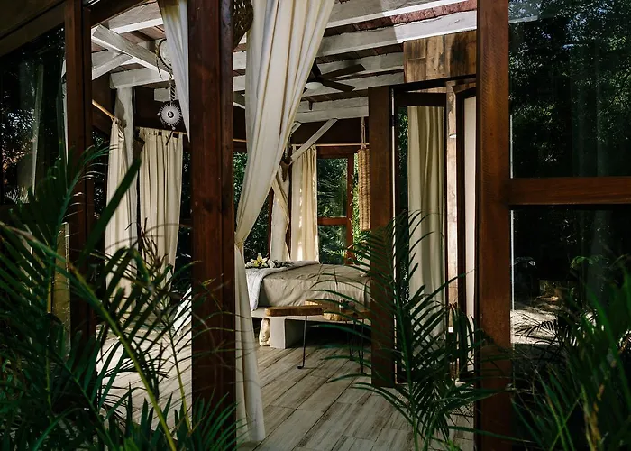 Hotel que admite mascotas: Mamasan Treehouses & Cabins