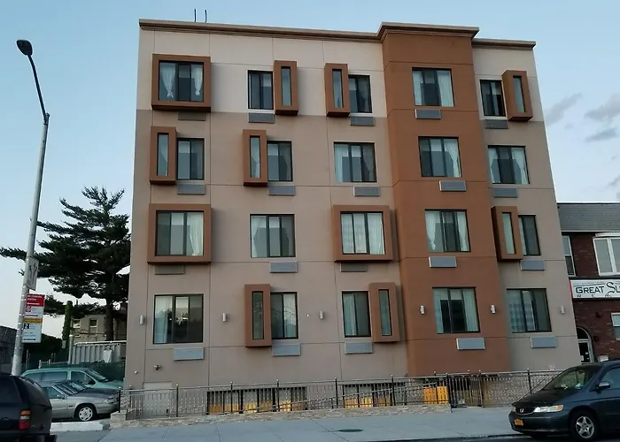 Airport Hotel: Hillside Hotel
