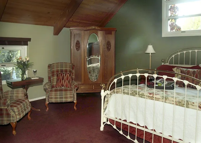 All Vacation Rentals Beazley House