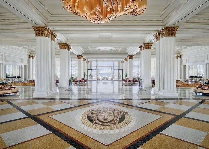 Hotel com parque aquático: Palazzo Versace Dubai