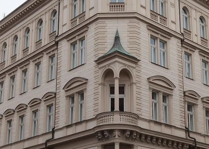Palace Suites And Apartments