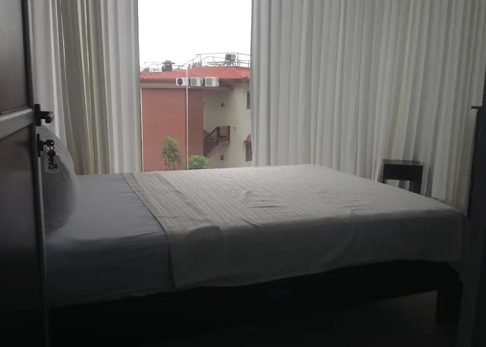 Room2Board Hostel And Surf School
