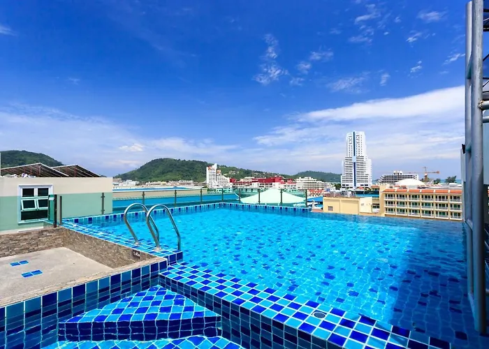 Cheap hotel: 77 Bangla Hotel - Patong Phuket