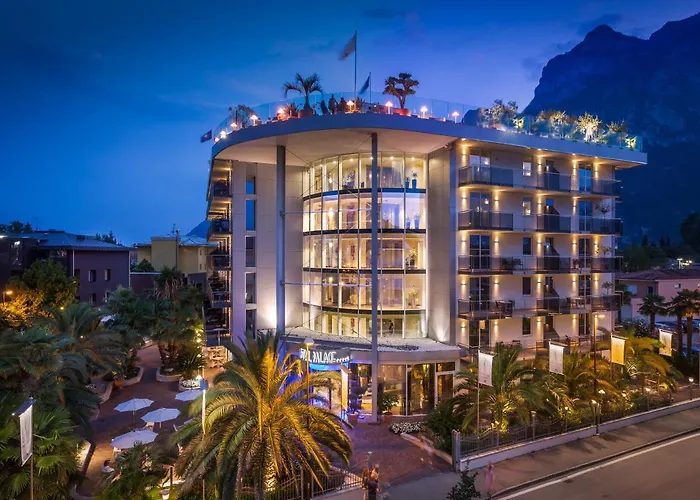 Kristal Palace - Tonelli s - Adult Friendly