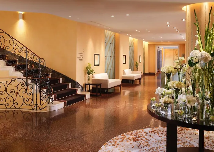 Luxury hotel only: Le Richemond