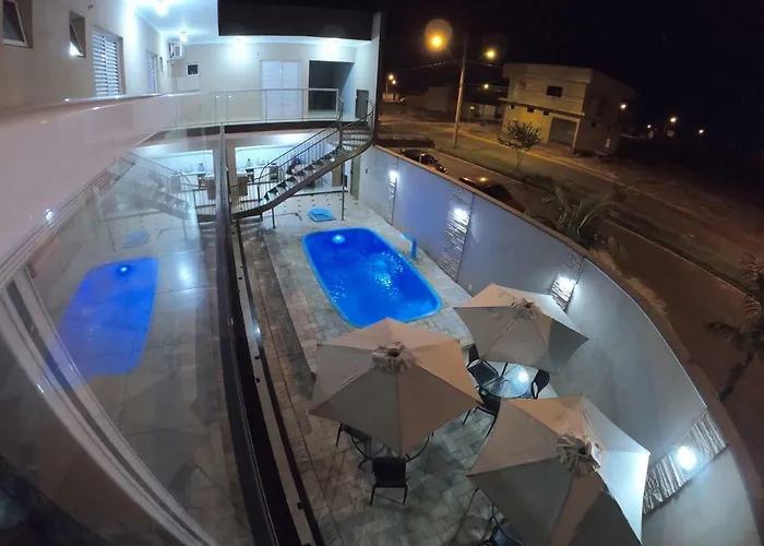 Hotel com piscina: Pousada Vitória Régia Olímpia