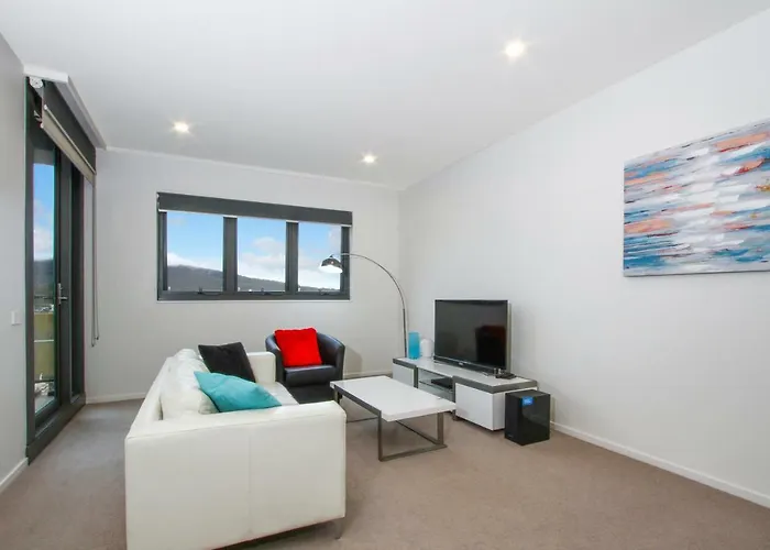Iq Smart Apartments 704 Braddon Act