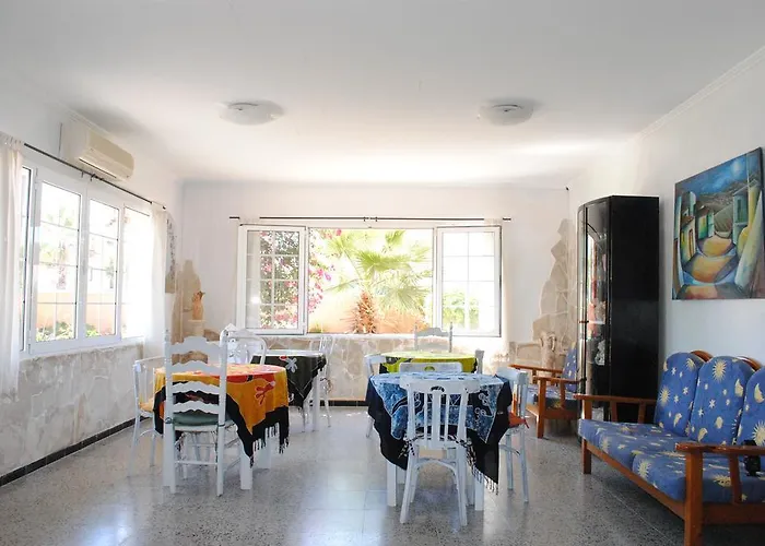  Hostal Paris Ciutadella