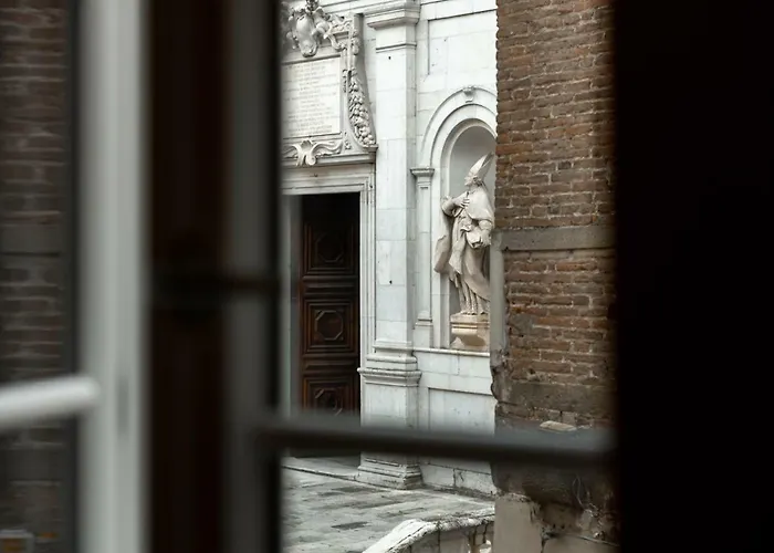 La Tosca Rooms