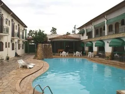 Hotel com piscina: Hotel Chalé São Jorge