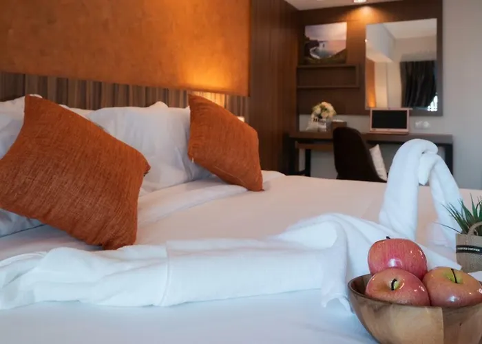 Hotel: The Home Hotel Sha