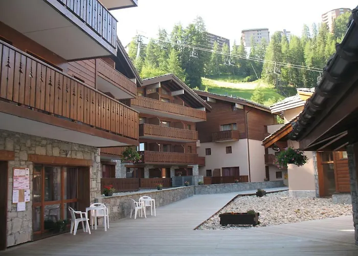 4 star hotel: Lagrange Vacances Les Chalets Edelweiss