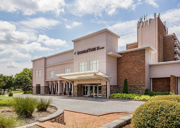 Luxury hotel only: Doubletree By Hilton Hotel Raleigh - Brownstone - University